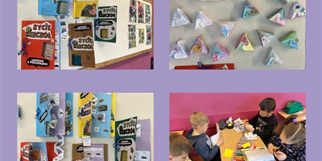 Powiększ grafikę: Na dwóch zdjęciach lapbooki zawieszone nat tablicy. Na jednym zdjęcie pudełka-bryły zawieszone na tablicy. Na czwartym zdjęciu dzieci pracują w grupie nad lapbookiem.