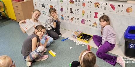 Powiększ grafikę: Dzień gier planszowych w klasie 2a