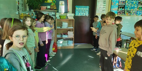 Powiększ grafikę:  Uroczystość Dnia Kobiet w kl. 2a