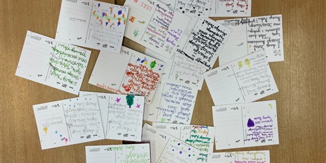 Powiększ grafikę: Gotowe kartki dzieci z kl.2a.