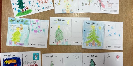 Powiększ grafikę: Gotowe kartki dzieci z kl.1b.