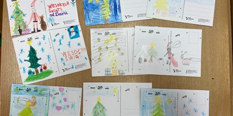 Powiększ grafikę: Gotowe kartki dzieci z kl.1b.