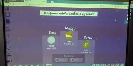 Powiększ grafikę: kahoot-bawi-i-uczy-w-klasie-2b-221656.jpg