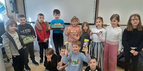 Powiększ grafikę: Niebieskie słodkości w klasie 1c