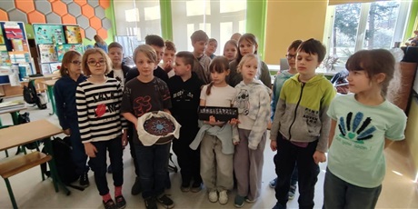 Powiększ grafikę: Niebieskie słodkości w klasie 3c
