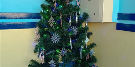 Powiększ grafikę: Książki dla pierwszoklasistów czekały pod choinką.