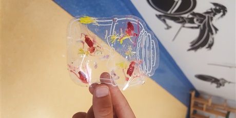 Powiększ grafikę: świat flory zamknięty w plastikowej buteleczce 