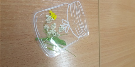 Powiększ grafikę: świat flory zamknięty w plastikowej buteleczce 