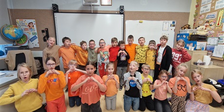 Powiększ grafikę: Klasa 3b podczas Dnia Tumbo.