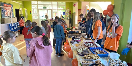 Powiększ grafikę: Klasa 2a podczas Dnia Tumbo