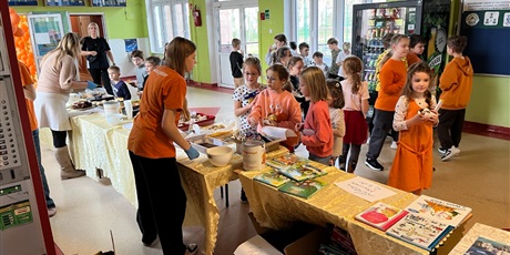 Powiększ grafikę: Klasa 1b podczas Dnia Tumbo