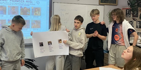 Powiększ grafikę: Uczniowie klas siódmych podczas warsztatów.