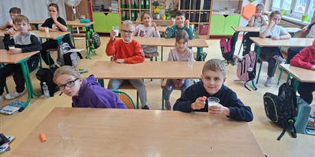 Powiększ grafikę: Uczniowie kl.2b podczas warsztatów.