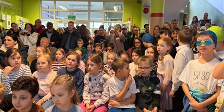 Powiększ grafikę: Obserwacja występów uczniów SP80.